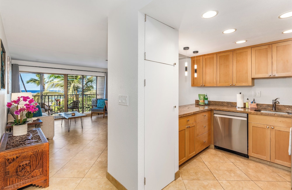 Modern & Central Oceanview Vistas