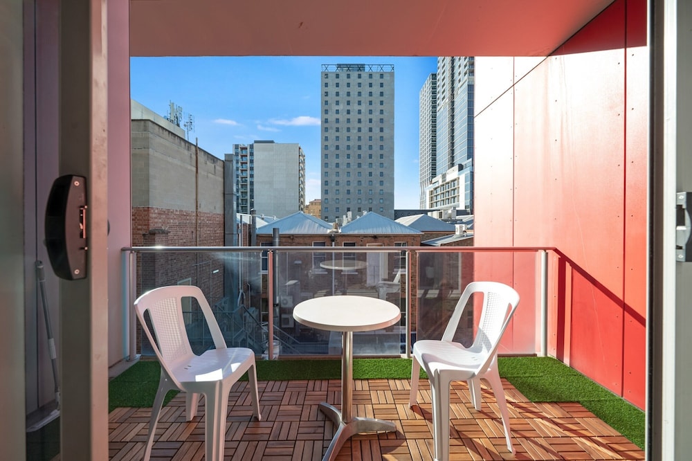 Chic Apartment in Heart of Adelaide