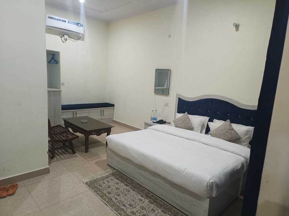Hotel Shani - Punjabi Rasoi