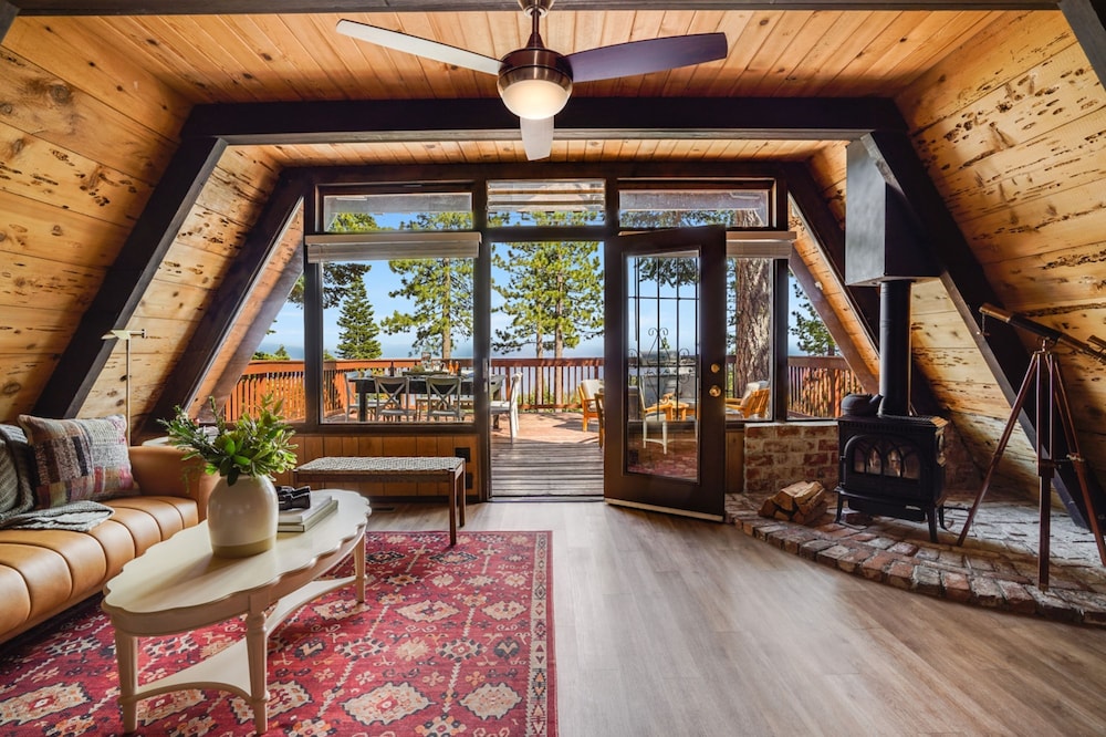 Horizon by Avantstay Stunning A-frame Cabin w Hot Tub Billiards Lake Views