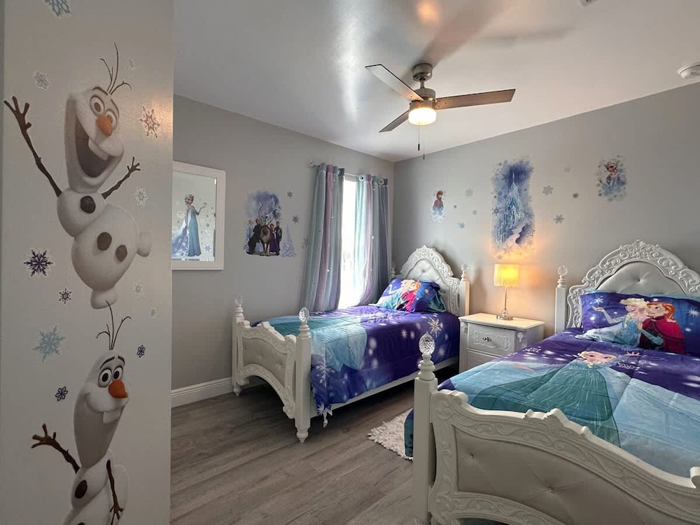 Luxury Villa Near Disney 6 Bd Home With Private Pool and Resort