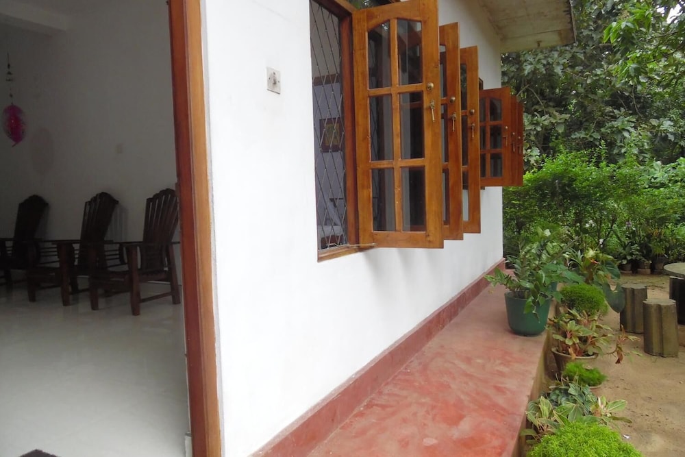 Mango House