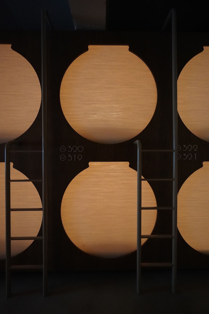 D.A.L Premium Capsule Hotel