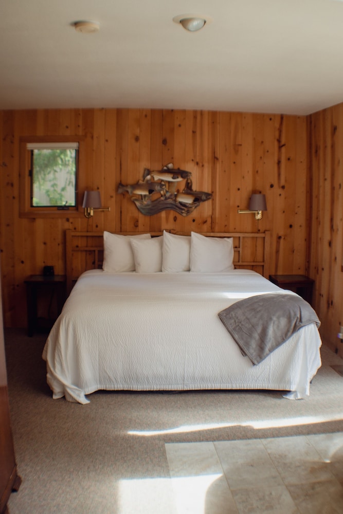 Steamboat Inn
