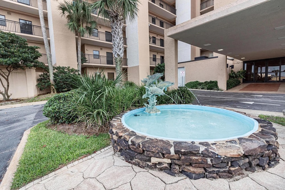 Navarre Towers 1205