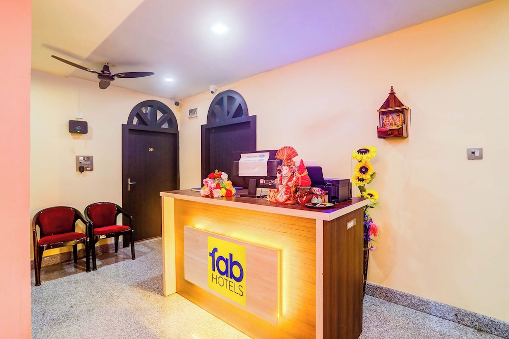 Fabhotel Avante Palace