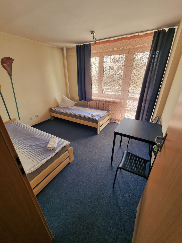 Wilanow House - Hostel view 5