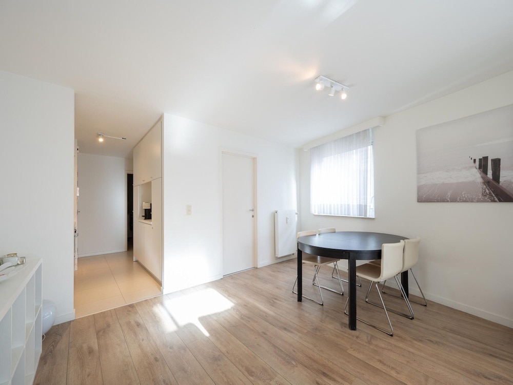 Apartment in Heist Near the Beach
