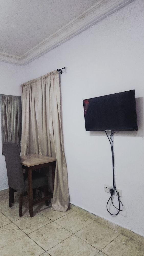 DOMINION APARTMENT AND GUEST HOUSE