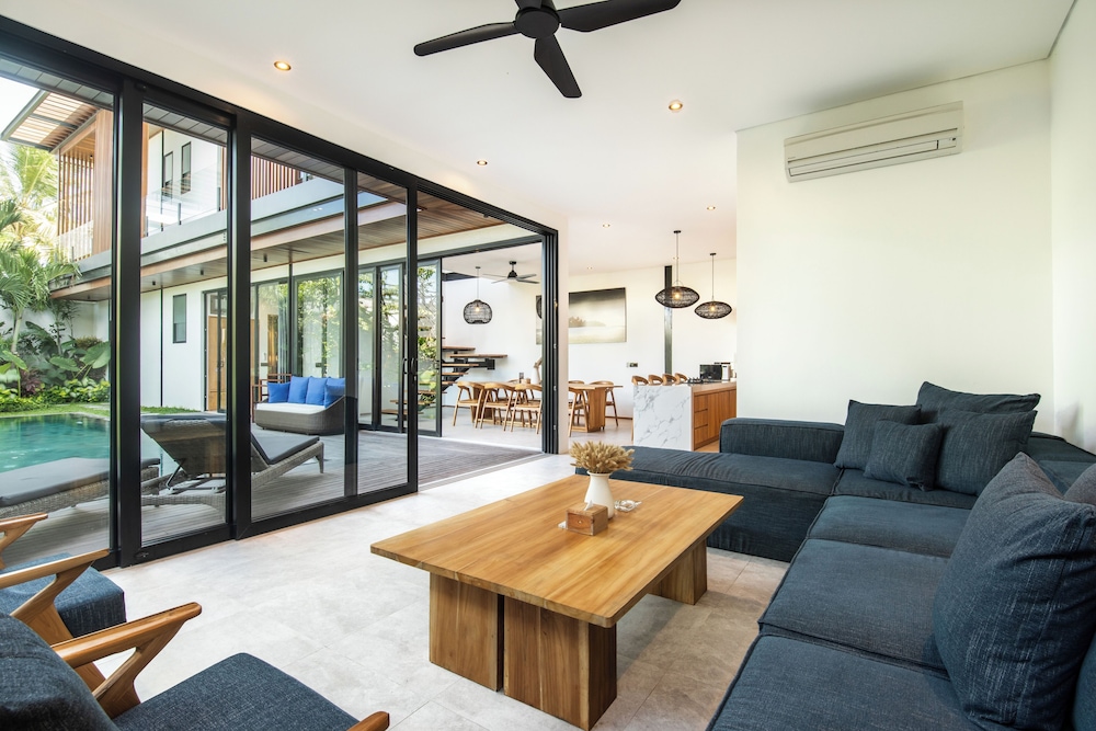 Elegant 5BR Villa Retreat Steps From Canggu Beach