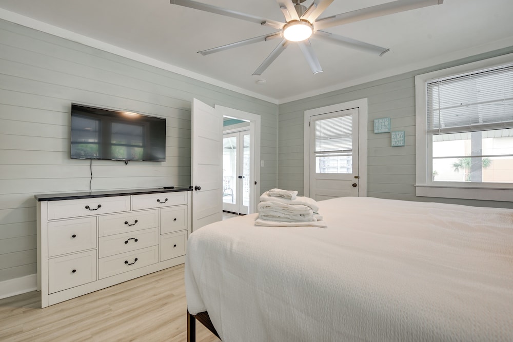 Walk to Shore: Home w/ Deck in North Myrtle Beach
