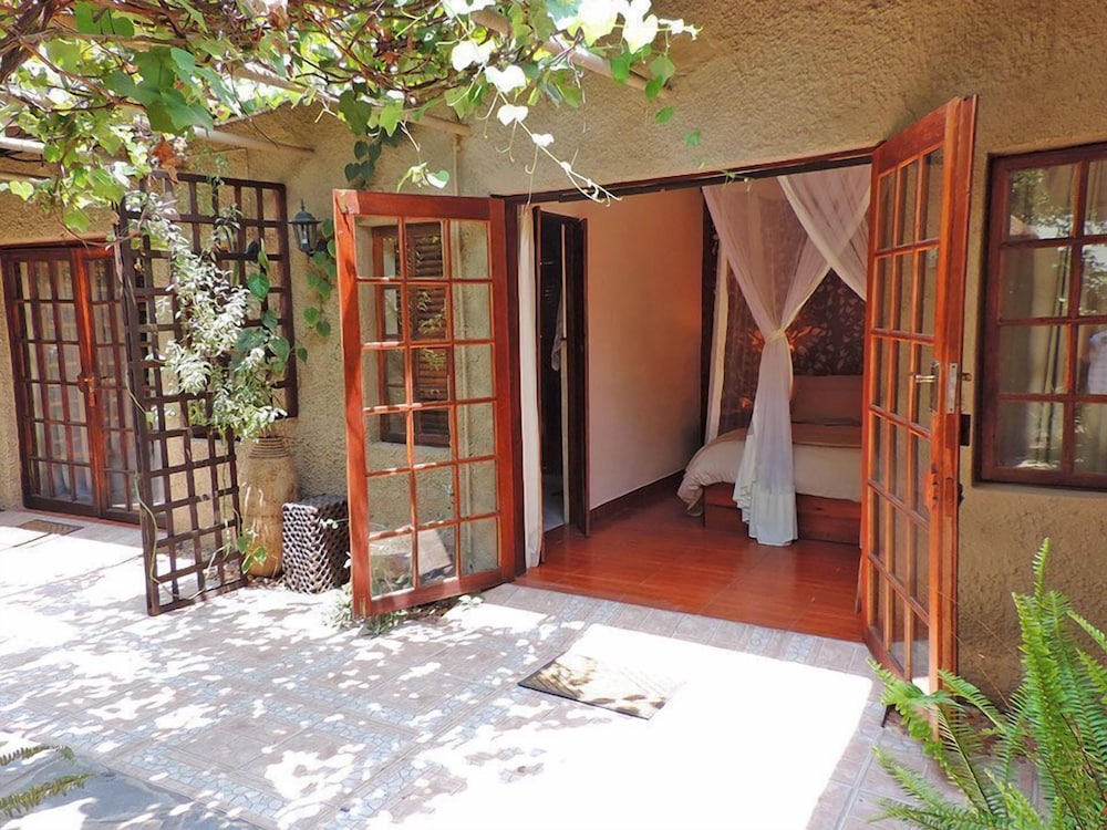 Cappuccino's Lodge