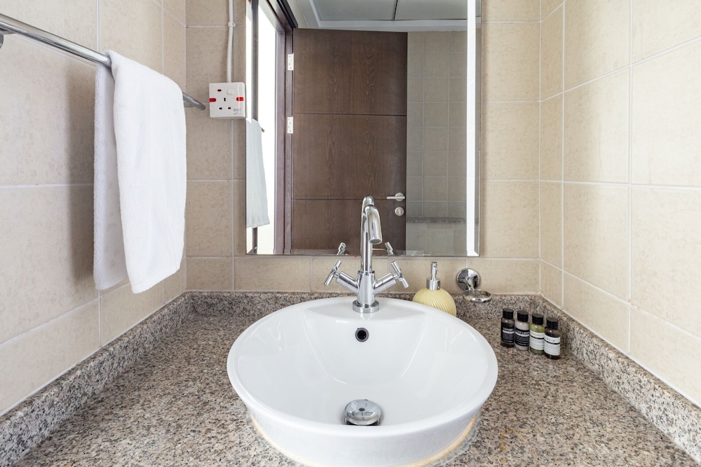 Stylish & Spacious 2BR In Dubai Marina