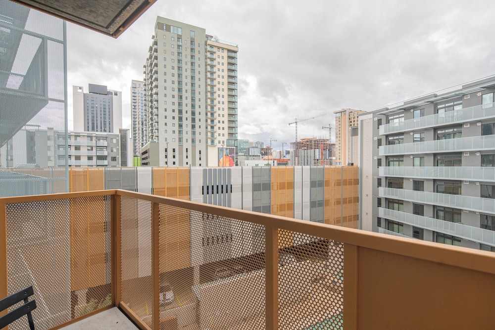 ROVE LIVING/KL - Roosevelt Point