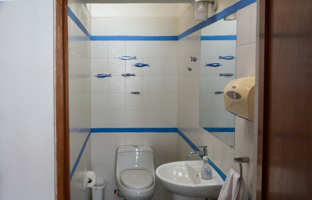 w Modern 5BR With Private Pool in Paracas