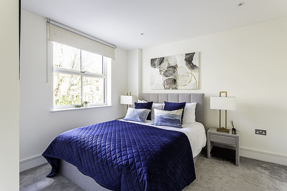 Tranquil Belsize Park Haven With Stunning Views view 5