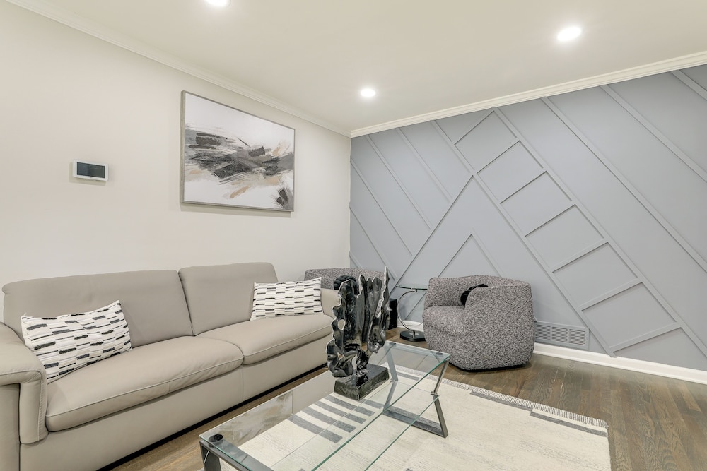 Updated Piedmont Heights Apt - 5 Mi to Dtwn Atl!