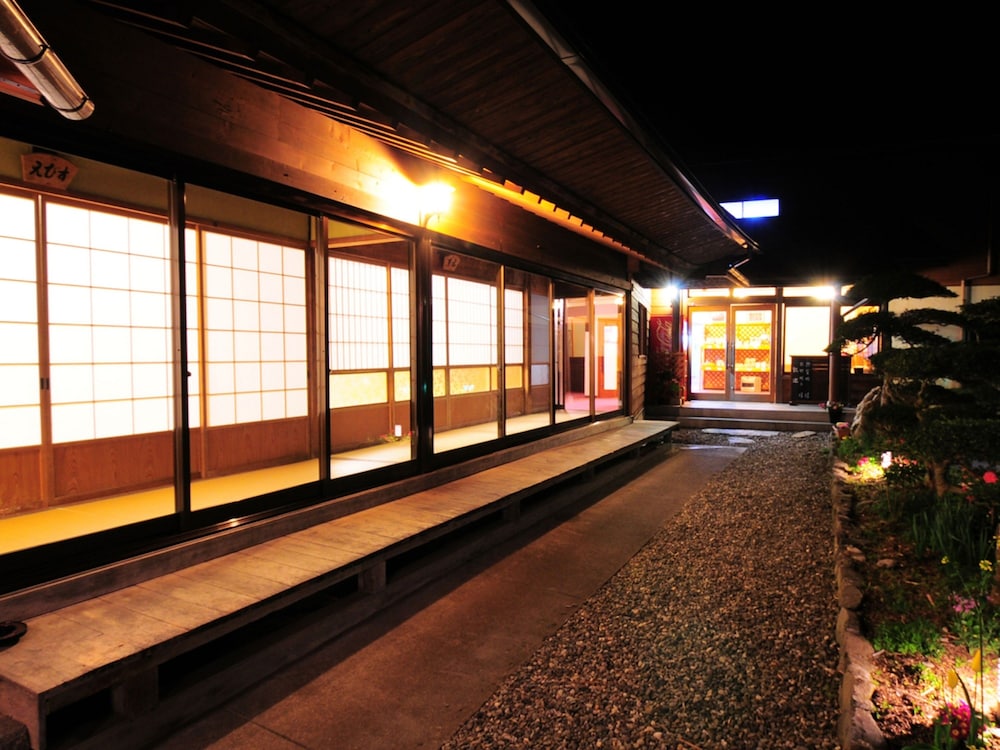 Iyanoyado Kazuraya