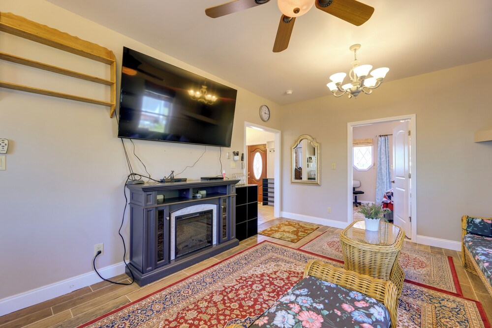 Newport Home w/ Private Balconies & Creek Access! view 5
