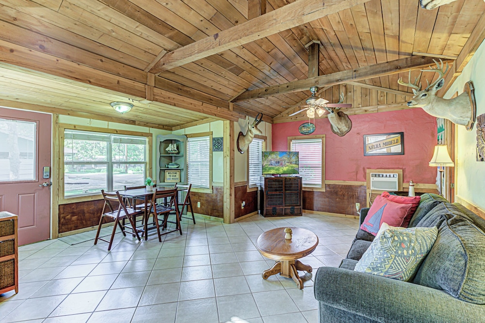 Kingsland Duo 2 Cottages in 1 w/ Lakeview! - Property Image 12