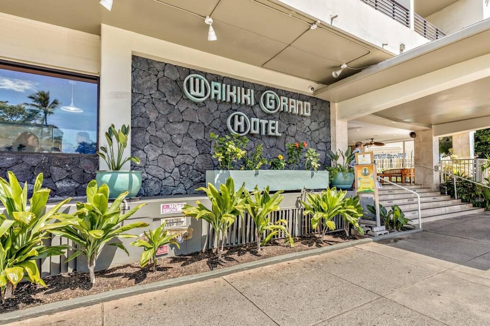 Inviting Waikiki Grand Hotel Room-1 Block to Beach