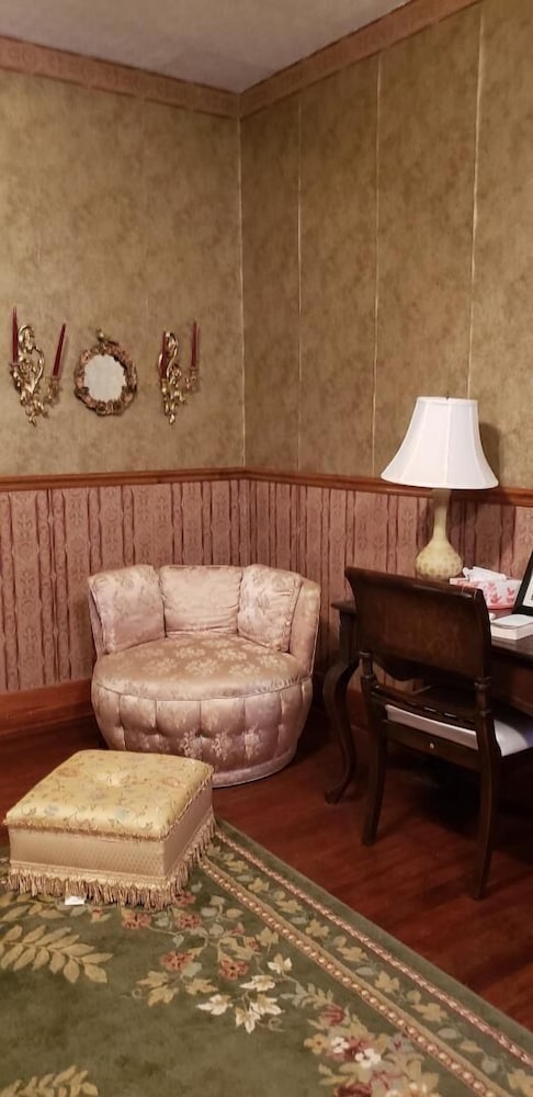 Historic Philip Houston House - Property Image 21