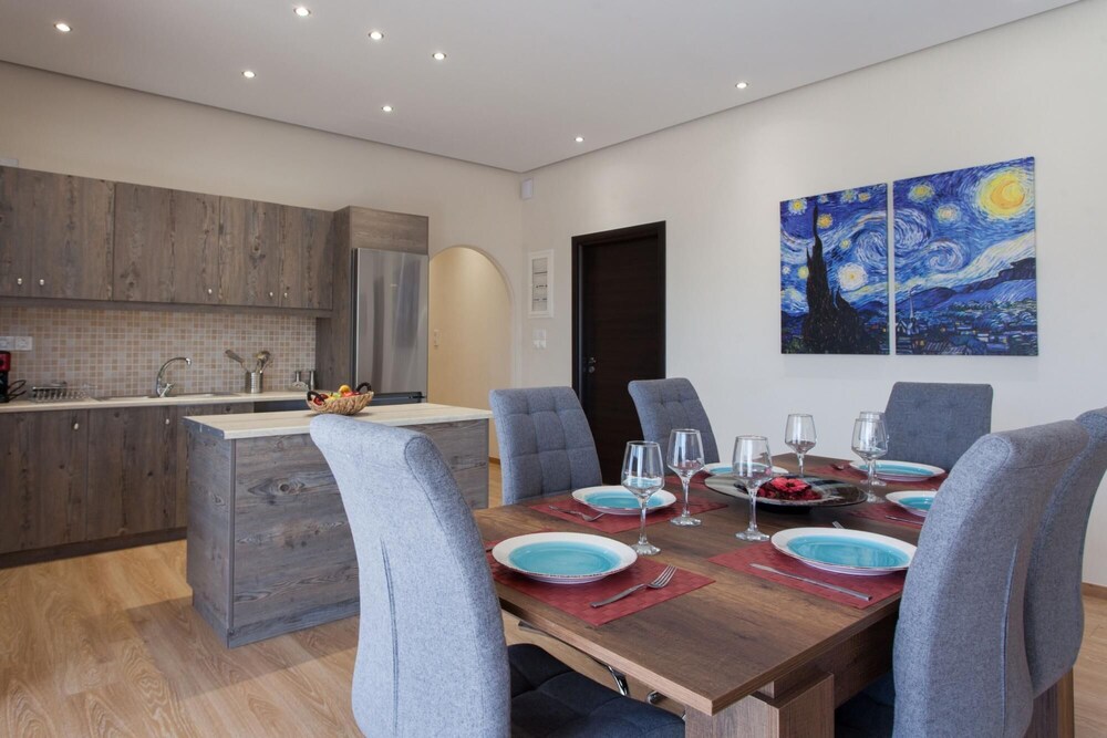 Glyfada Vacations - Artistic 3 bdr Apartment With sea View in Glyfada - Property Image 43