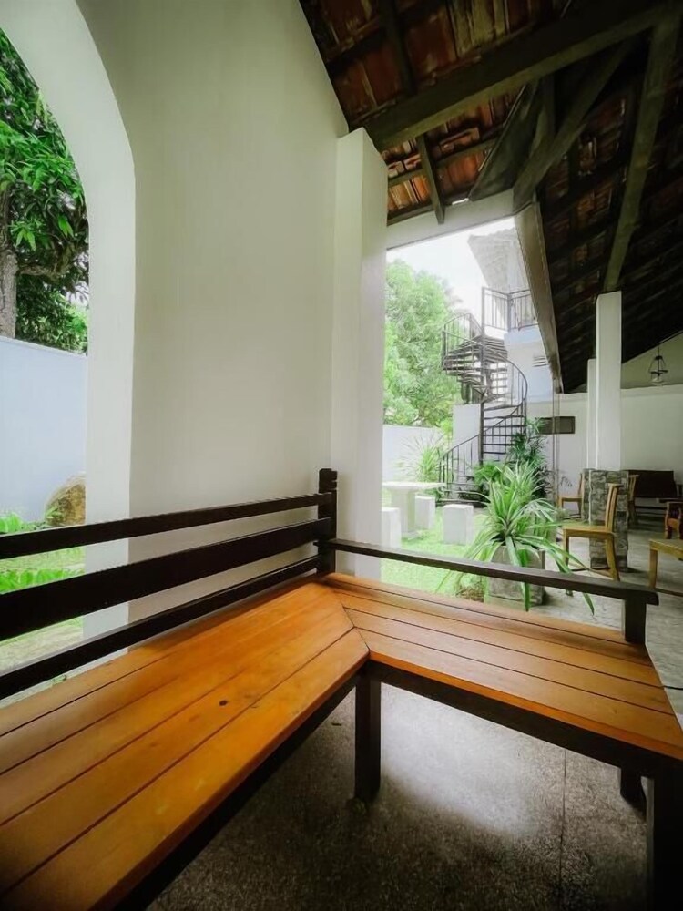 Ashlar Villa