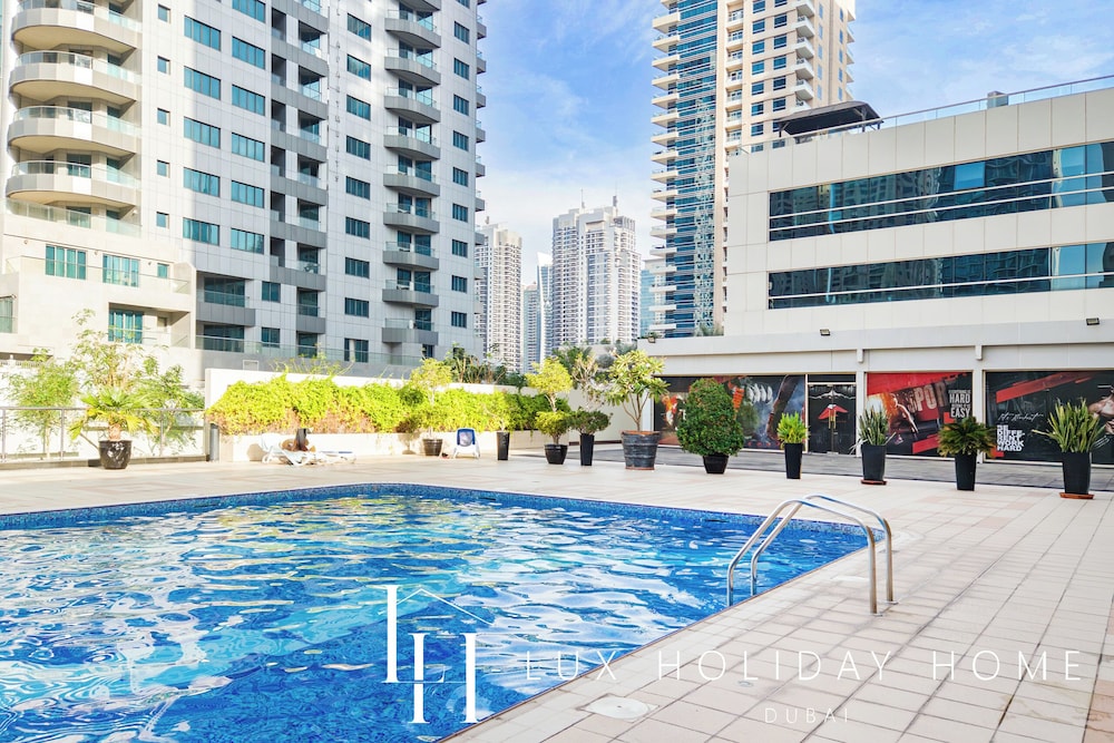 LUX The Marina View Suite 3