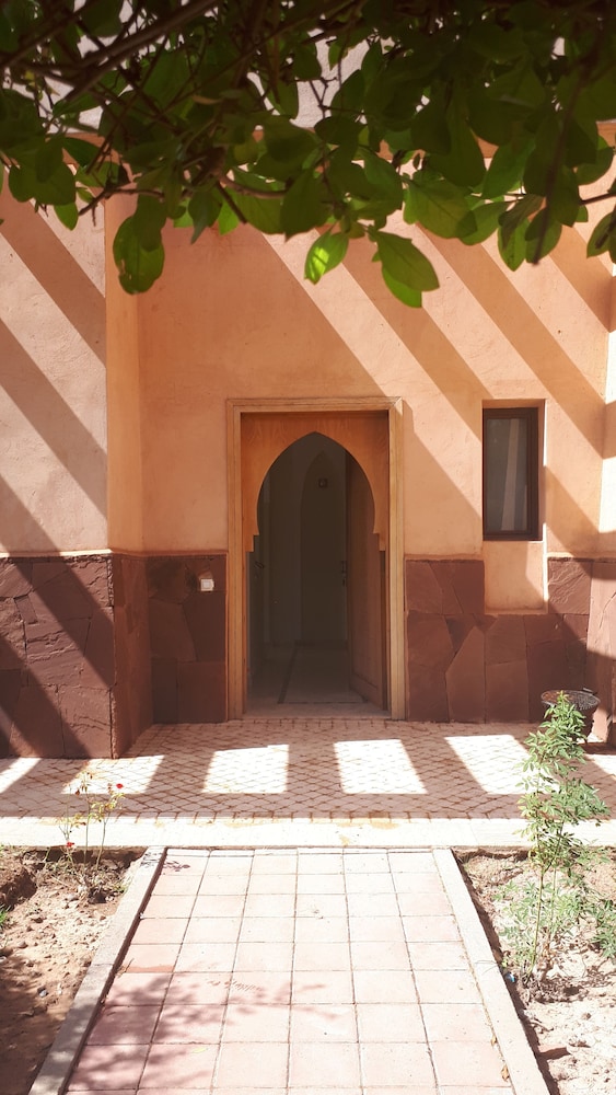 Apple Villa 33