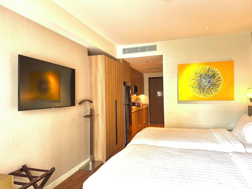 Hotel Residences at Acqua