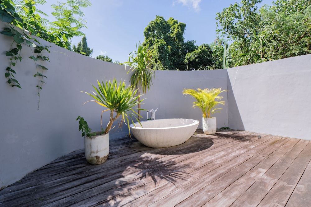 Outsite Bali
