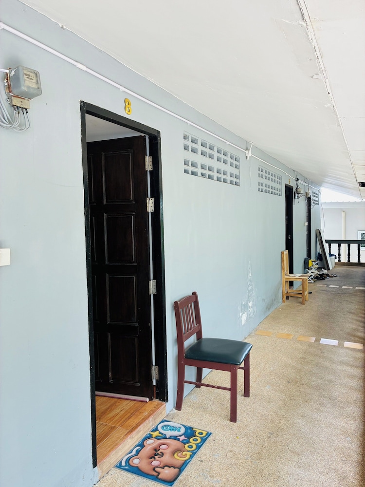Apartment Wat Sawang Arom 08