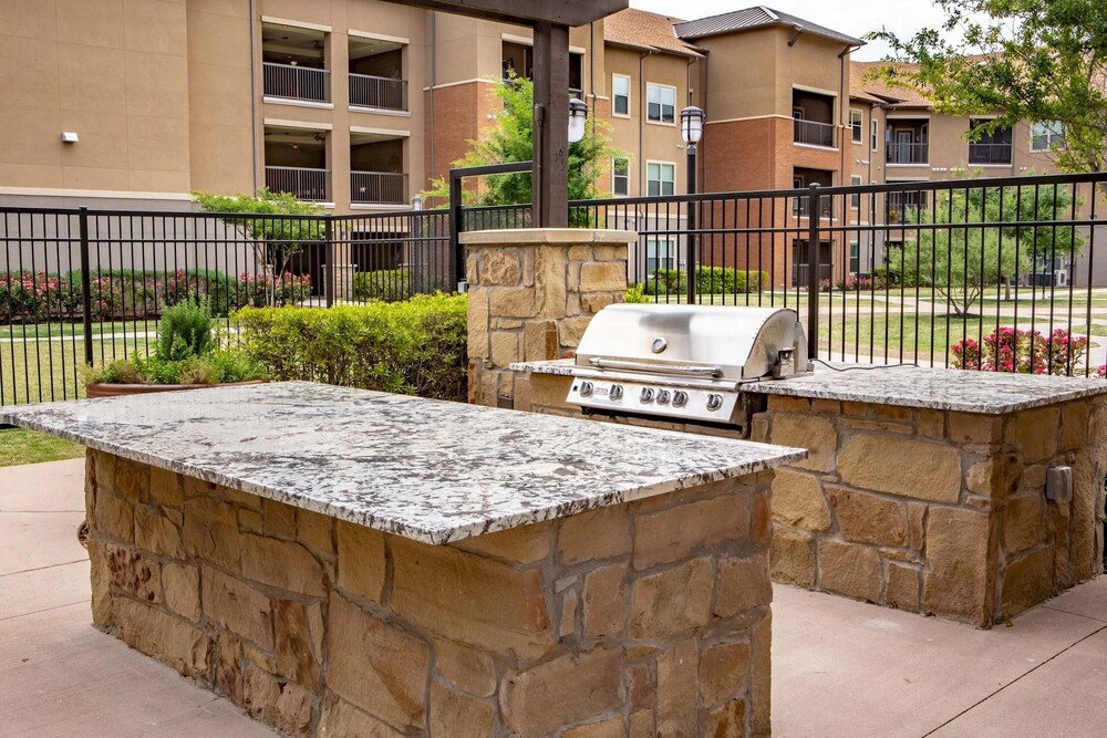 Landing Furnished Apartments near East Arlington