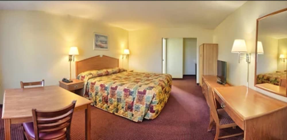 Relax Inn And Suites - Property Image 17