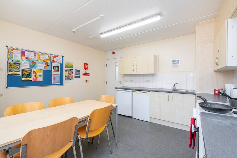 En Suite Rooms COLINDALE SK