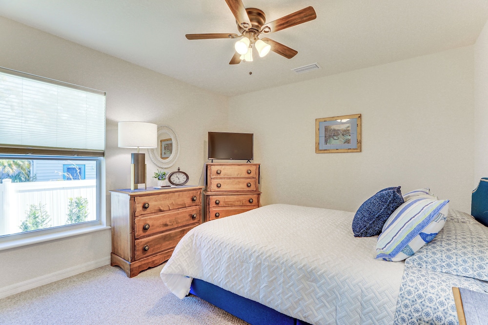 Beautiful Venice Getaway, 4 Mi to Manasota Beach!