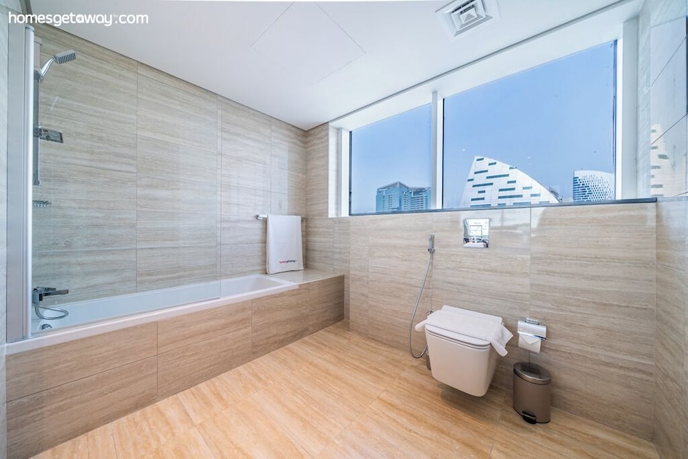 Stunning 2BR Apt – High-Floor with Breathtaking Views