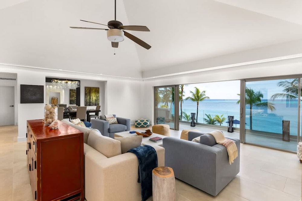 Newly Renovated Notos Cove Villa Property