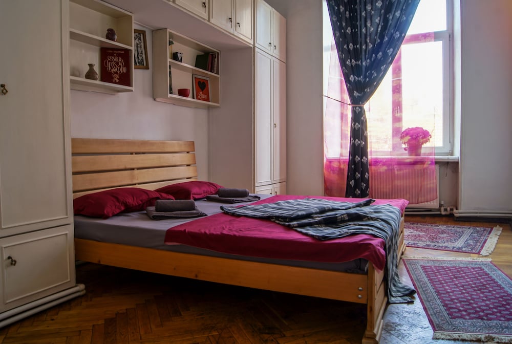 Opera Rooms&Hostel