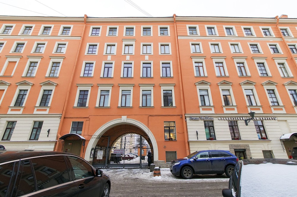 Apartments near Spilled Blood view 2