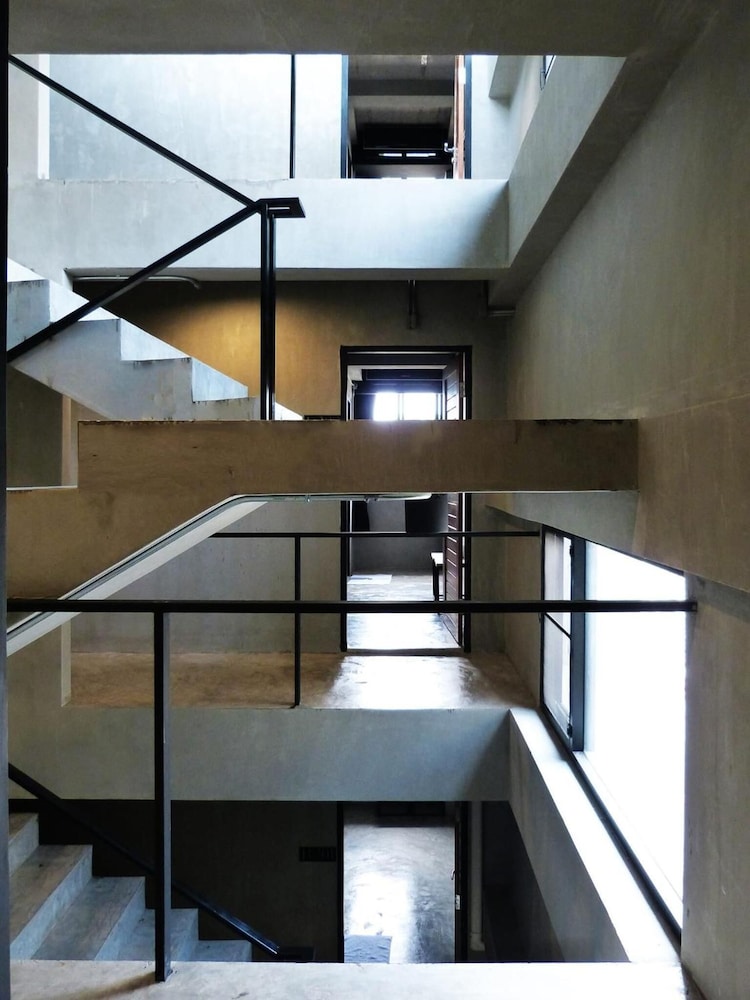 B Arch House
