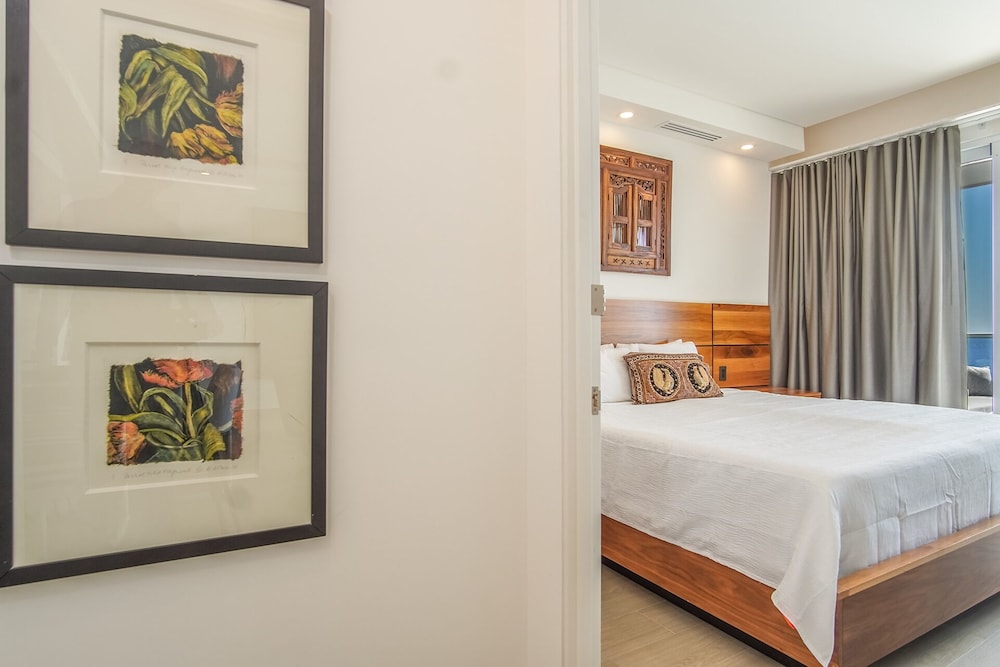 Sensational 2 Bedroom Condominium