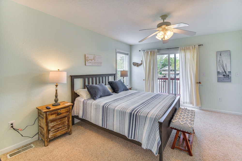 Tranquil Outer Banks Home: Dock & Community Pool! view 3