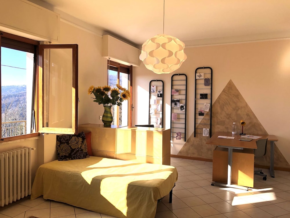 Spectacular Holiday Home in Pescia With Swimming Pool view 3