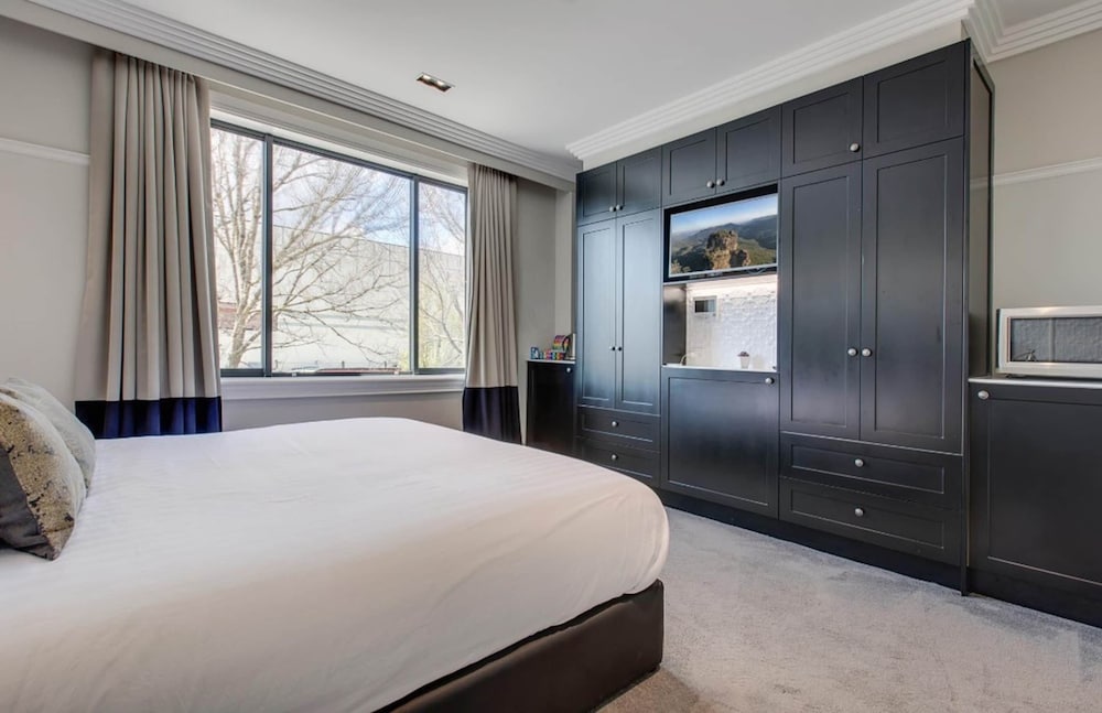 Mountain Retreat, Steps From Train Station