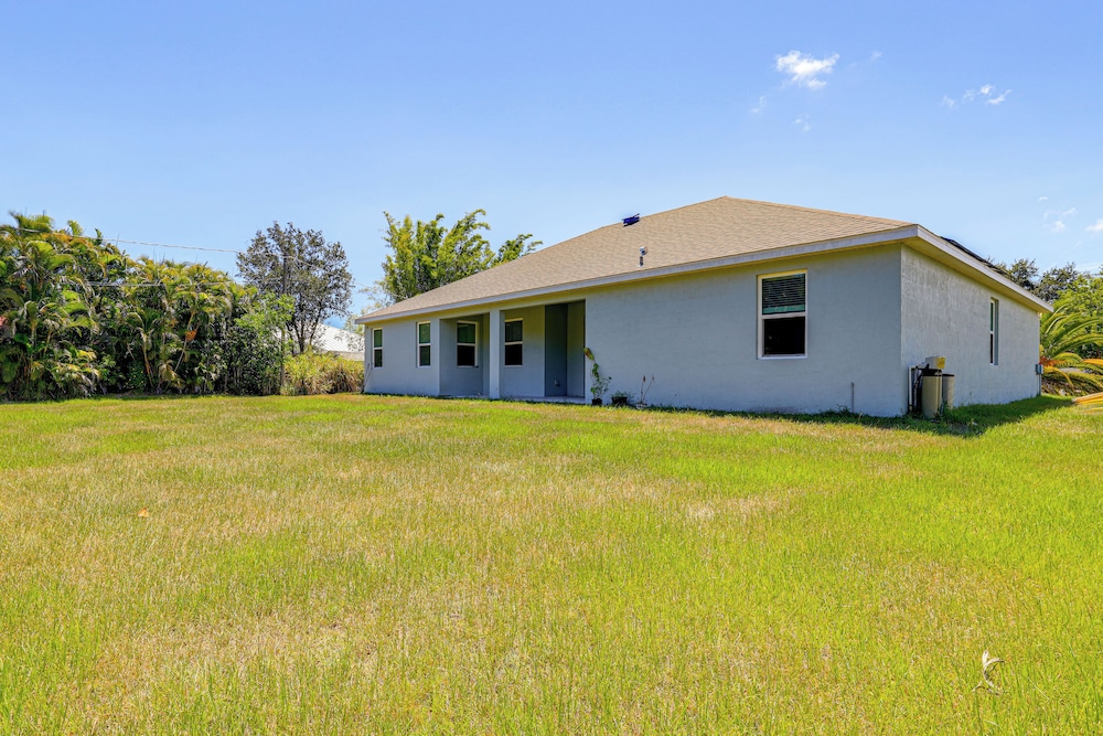 Spacious Home Near Dtwn Psl: Travel Nurses Welcome