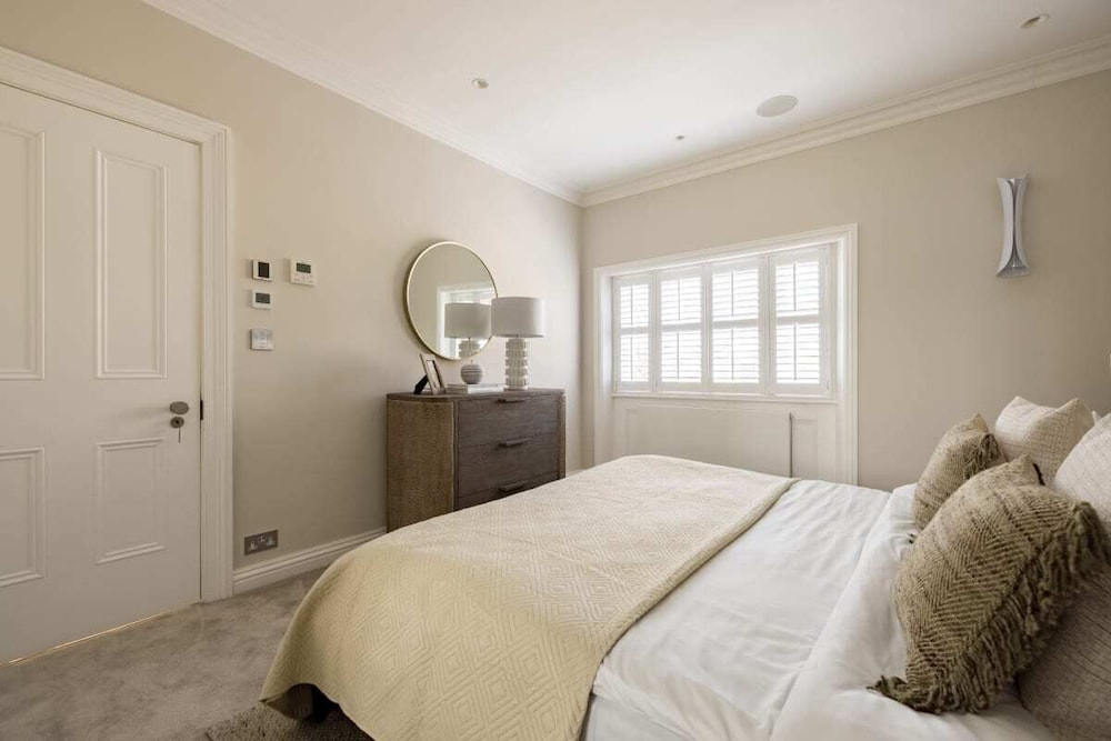 The St John's Wood Hideout - 5bdr Home With Garden