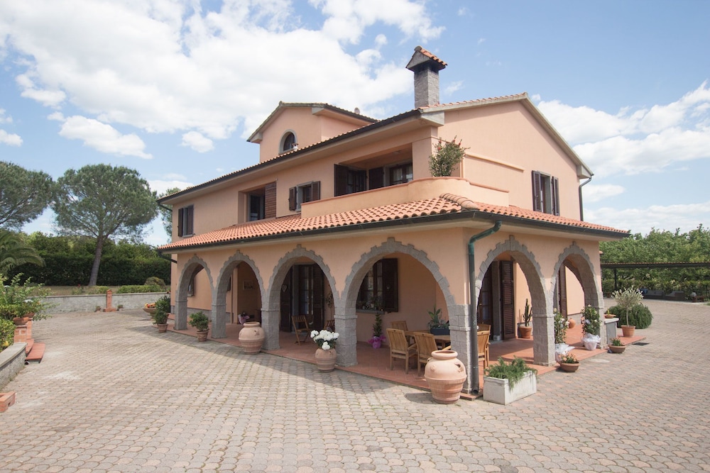 Villa Mandrioli Agriturismo view 5