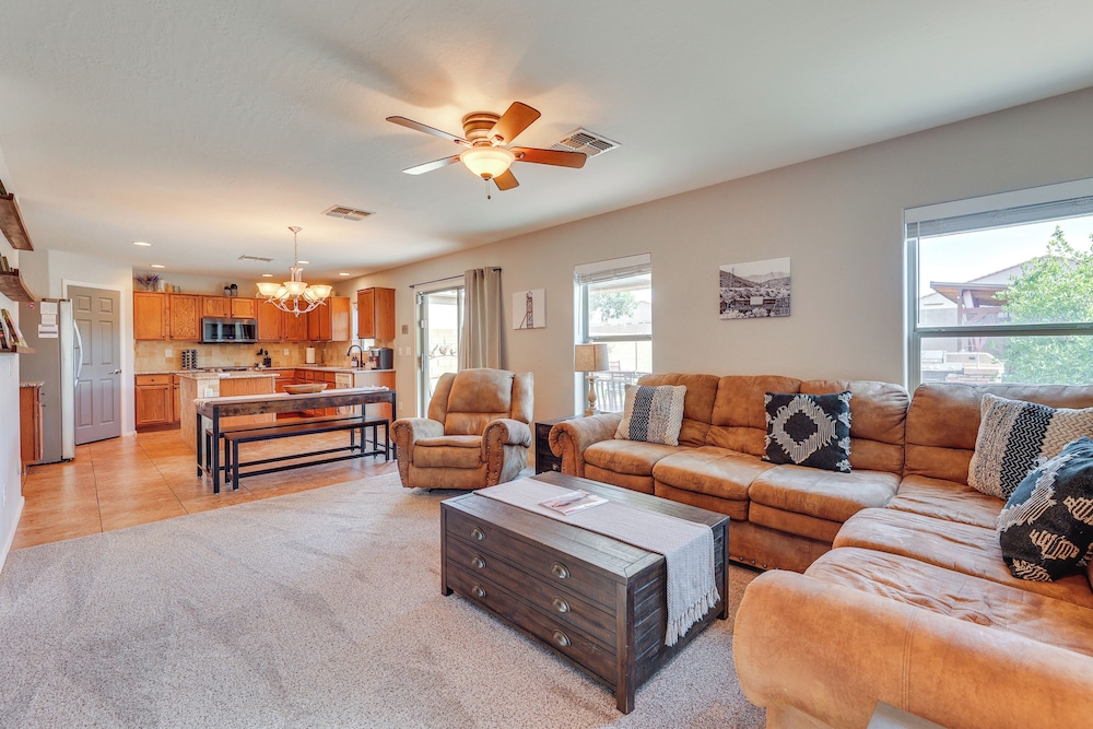 Mtn-view Getaway w/ Outdoor Oasis in Gold Canyon